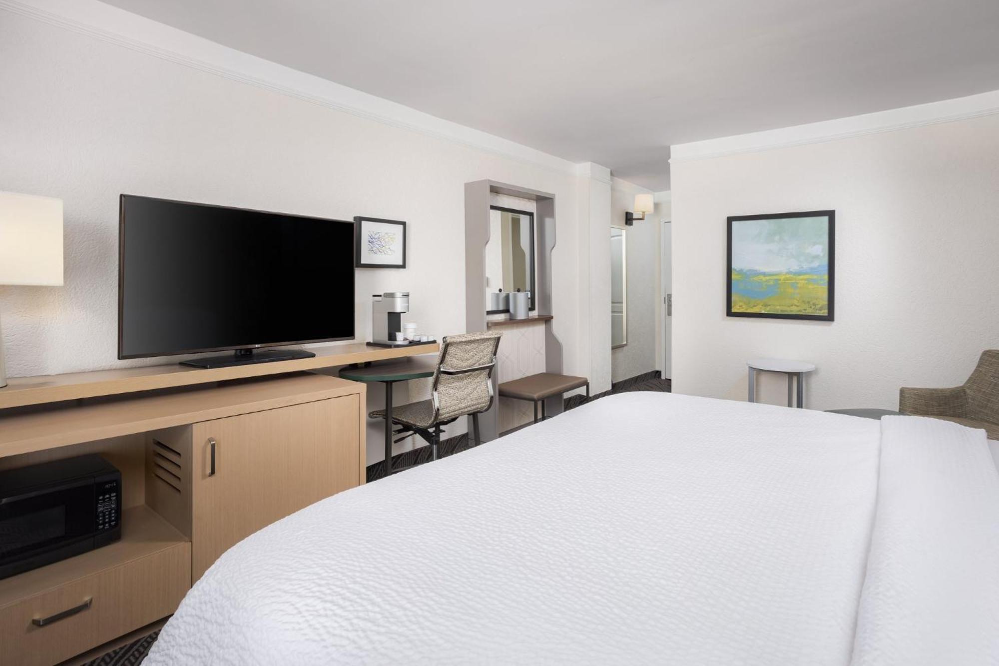 Holiday Inn Resort Oceanfront At Surfside Beach By Ihg Экстерьер фото